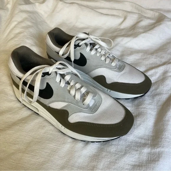 Nike Air Max 1 (Men’s 7 or Women’s 9) - Picture 4 of 5